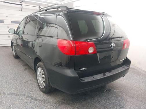 2010 Toyota Sienna LE