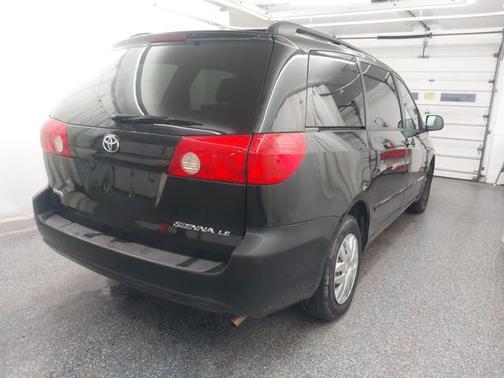 2010 Toyota Sienna LE