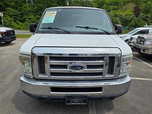 2011 Ford E350 Super Duty XLT
