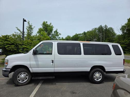 2011 Ford E350 Super Duty XLT