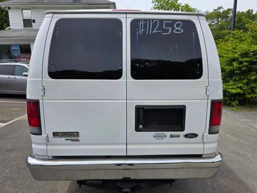 2011 Ford E350 Super Duty XLT