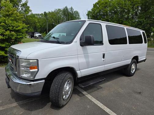 2011 Ford E350 Super Duty XLT