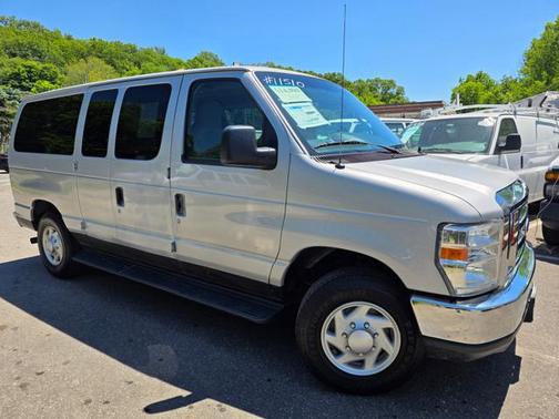 Ingot Silver Metallic 2014 Ford E350 Super Duty XLT