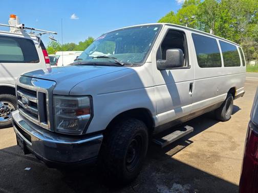 White 2011 Ford E350 Super Duty XLT