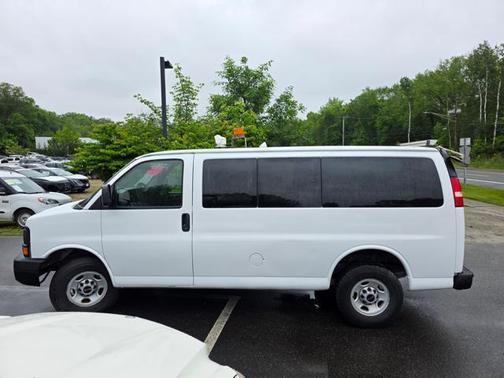 2009 GMC Savana 3500 Base