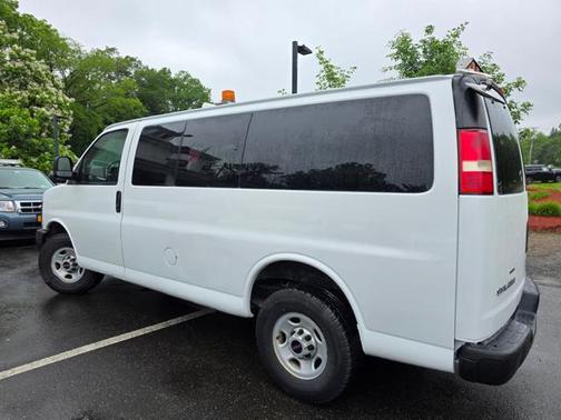 2009 GMC Savana 3500 Base