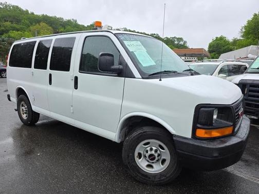 2009 GMC Savana 3500 Base