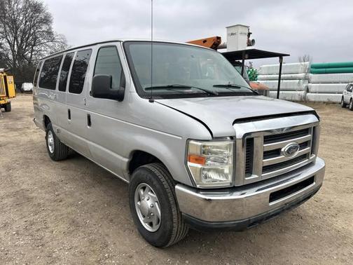 2010 Ford E350 Super Duty XLT
