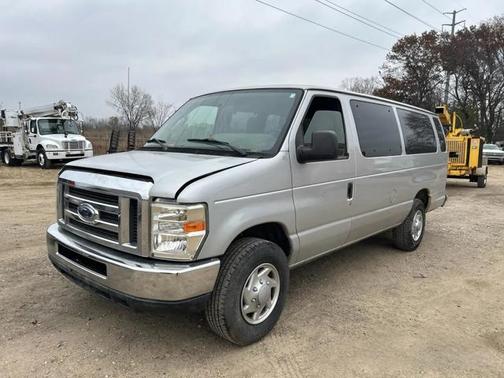2010 Ford E350 Super Duty XLT