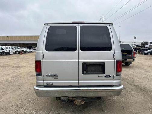 2010 Ford E350 Super Duty XLT