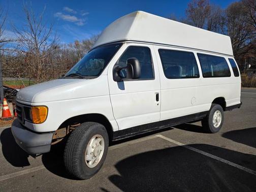 2007 Ford E350 Super Duty Base