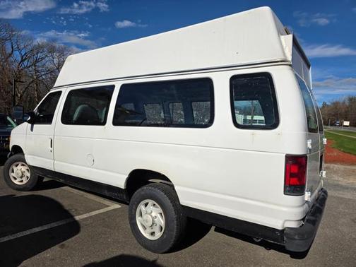 2007 Ford E350 Super Duty Base