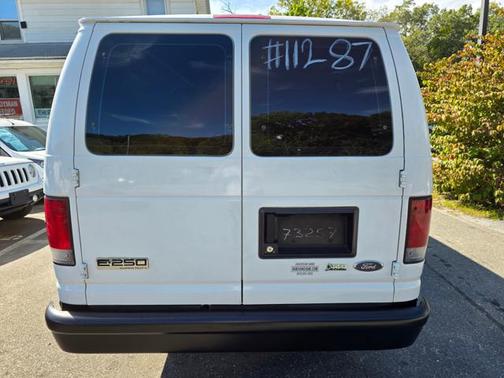 2010 Ford E250 Base