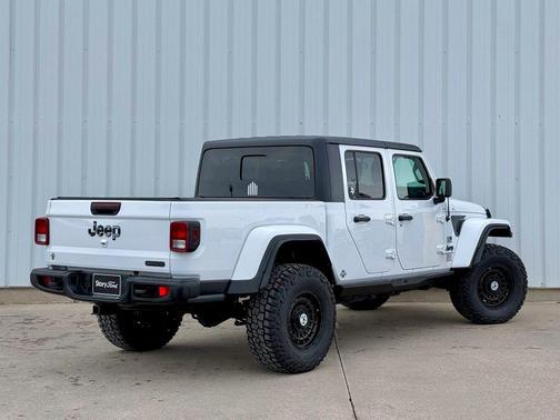 2021 Jeep Gladiator Freedom 4x4