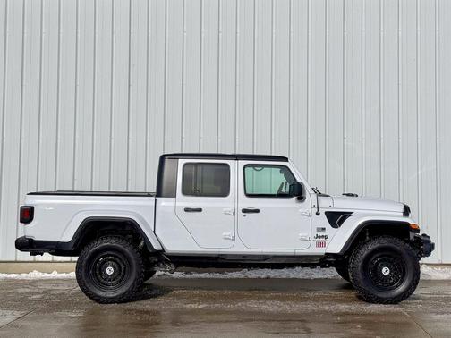 2021 Jeep Gladiator Freedom 4x4