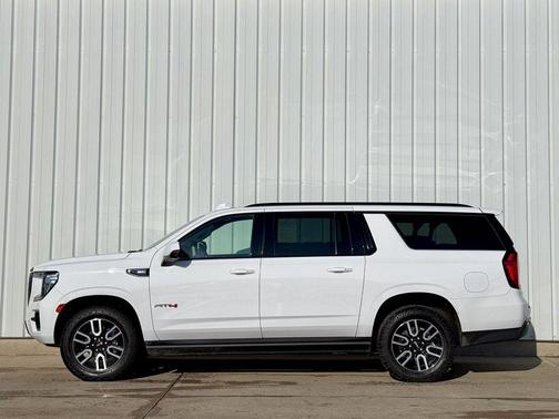 2023 GMC Yukon XL 4WD AT4