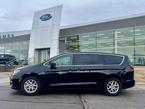 2025 Chrysler Pacifica L