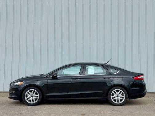 Tuxedo Black 2015 Ford Fusion SE