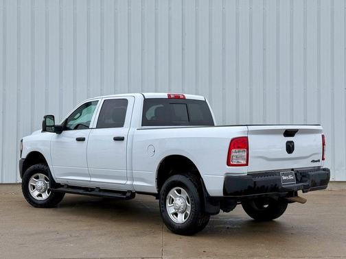 2023 RAM 2500 Tradesman Crew Cab 4x4 6'4' Box