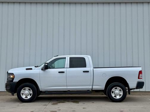 2023 RAM 2500 Tradesman Crew Cab 4x4 6'4' Box