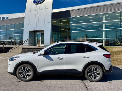 Star White Metallic Tri-Coat 2020 Ford Escape SEL