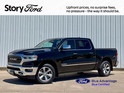 Diamond Black Crystal Pearlcoat 2022 RAM 1500 Limited