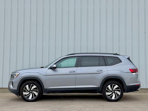 Silver Mist Metallic 2025 Volkswagen Atlas 2.0T SE w/Technology 4MOTION