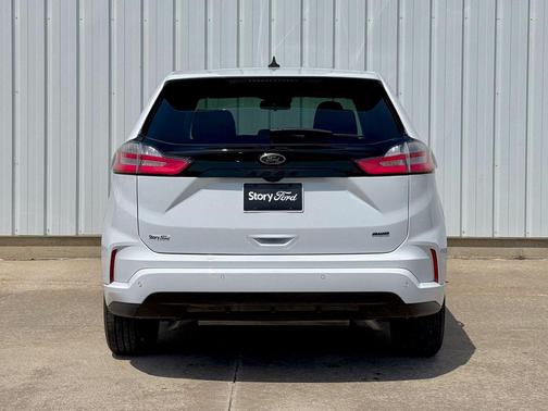 Oxford White 2024 Ford Edge SE