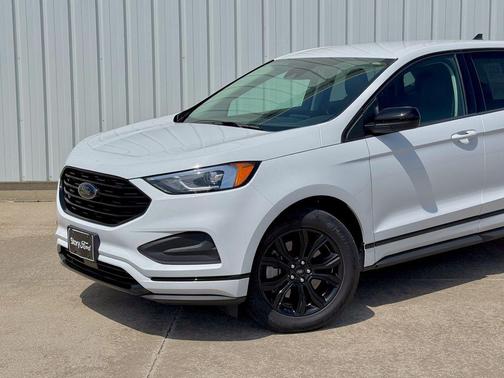 Oxford White 2024 Ford Edge SE