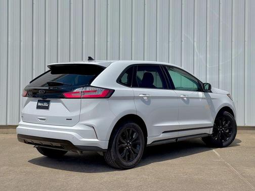 Oxford White 2024 Ford Edge SE