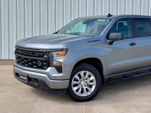 Sterling Gray Metallic 2023 Chevrolet Silverado 1500 Custom
