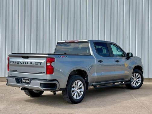 Sterling Gray Metallic 2023 Chevrolet Silverado 1500 Custom