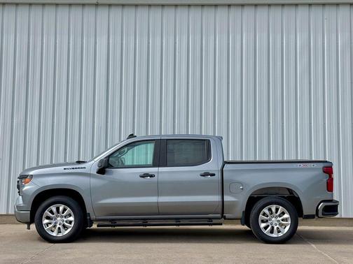 Sterling Gray Metallic 2023 Chevrolet Silverado 1500 Custom