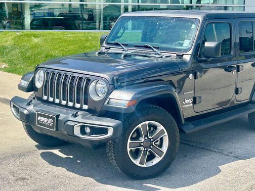 Granite Crystal Metallic Clearcoat 2018 Jeep Wrangler Unlimited Sahara