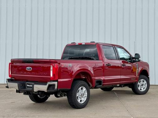 Ruby Red Metallic Tinted Clearcoat 2026 Ford F-250 XLT