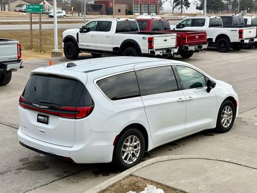 2025 Chrysler Pacifica L