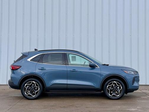 2026 Ford Escape Platinum