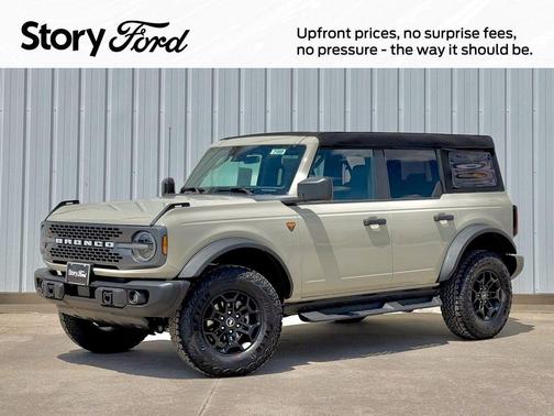 Desert Sand 2026 Ford Bronco Badlands