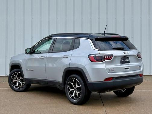 Silver Zynith Metallic Clearcoat 2025 Jeep Compass Limited