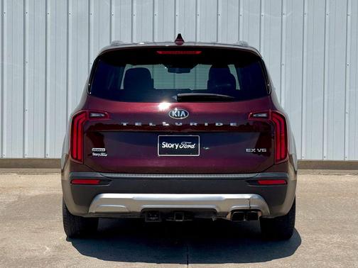 Sangria 2021 Kia Telluride EX