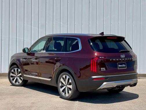Sangria 2021 Kia Telluride EX