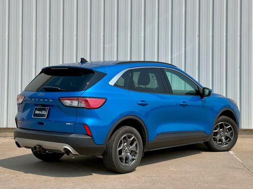 Velocity Blue Metallic 2020 Ford Escape SEL