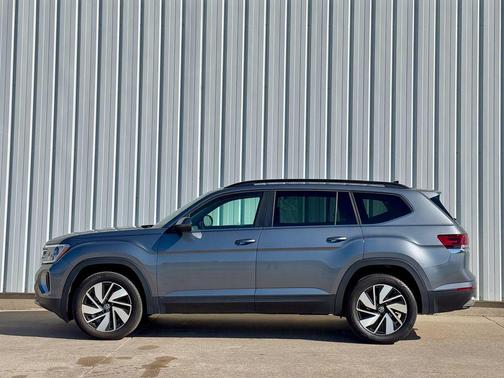 2025 Volkswagen Atlas 2.0T SE w/Technology 4MOTION