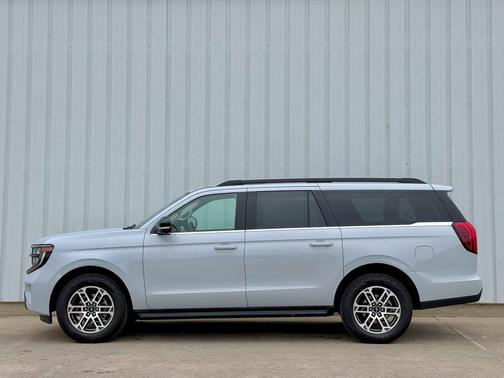 Space Silver Metallic 2025 Ford Expedition Max Active 4x4