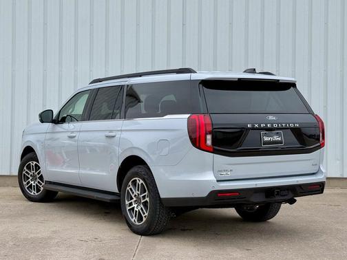 Space Silver Metallic 2025 Ford Expedition Max Active 4x4