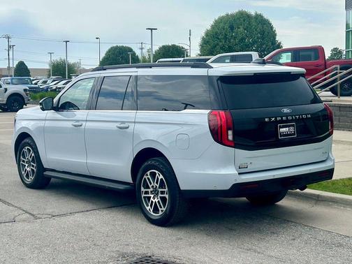 Space Silver Metallic 2025 Ford Expedition Max Active 4x4