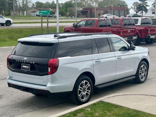 Space Silver Metallic 2025 Ford Expedition Max Active 4x4