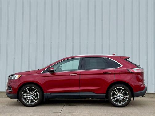 Ruby Red Metallic Tinted Clearcoat 2019 Ford Edge Titanium