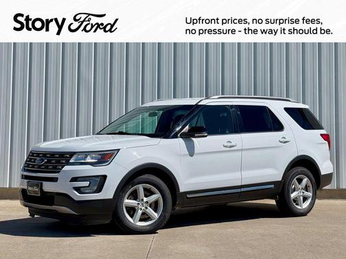 White 2016 Ford Explorer XLT
