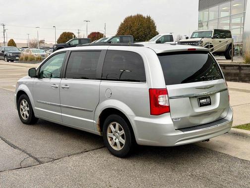 2012 Chrysler Town & Country Touring